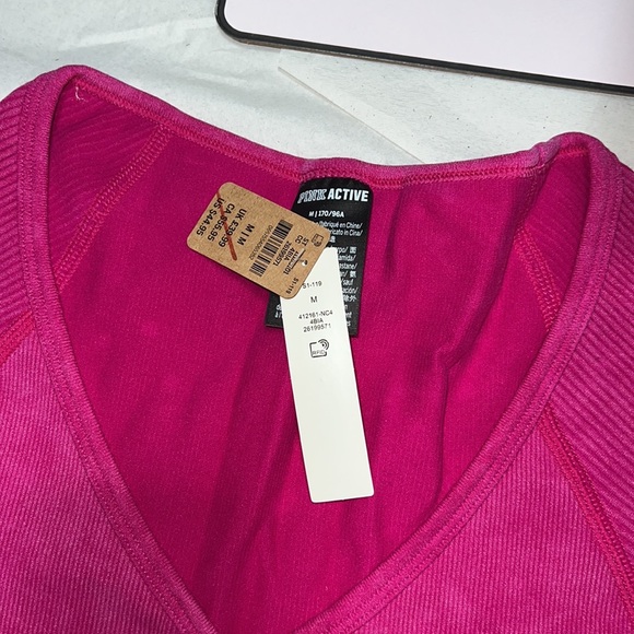 (M) Victoria’s Secret Seamless Active Top PINK COLLECTION - Picture 8 of 13